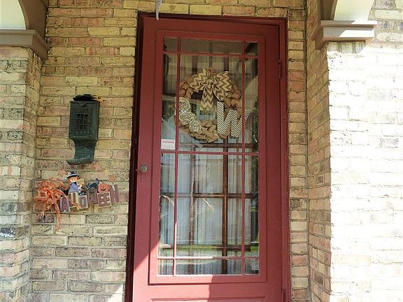 2nd image of 1322 W Lexington Ave