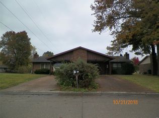 36 Kinney Dr, Belleville, IL 62221