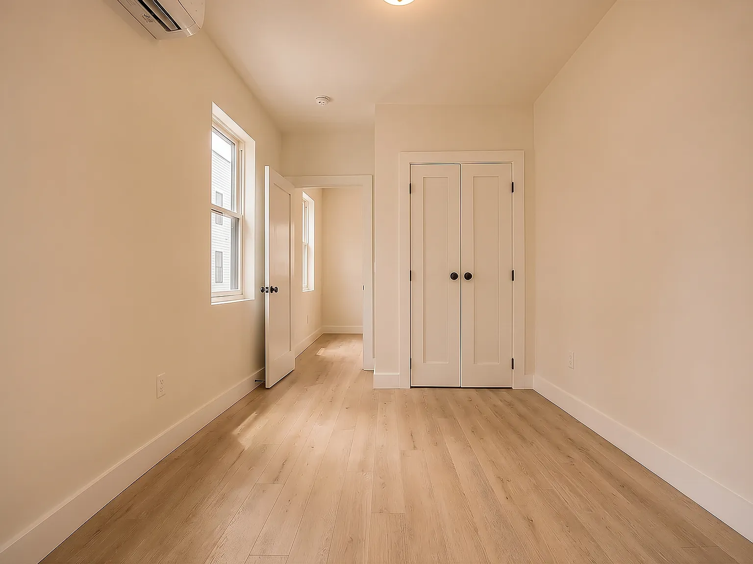 431 Warwick Street — Photo 3