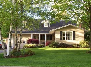 90 Burkedale Cres, Rochester, NY 14625