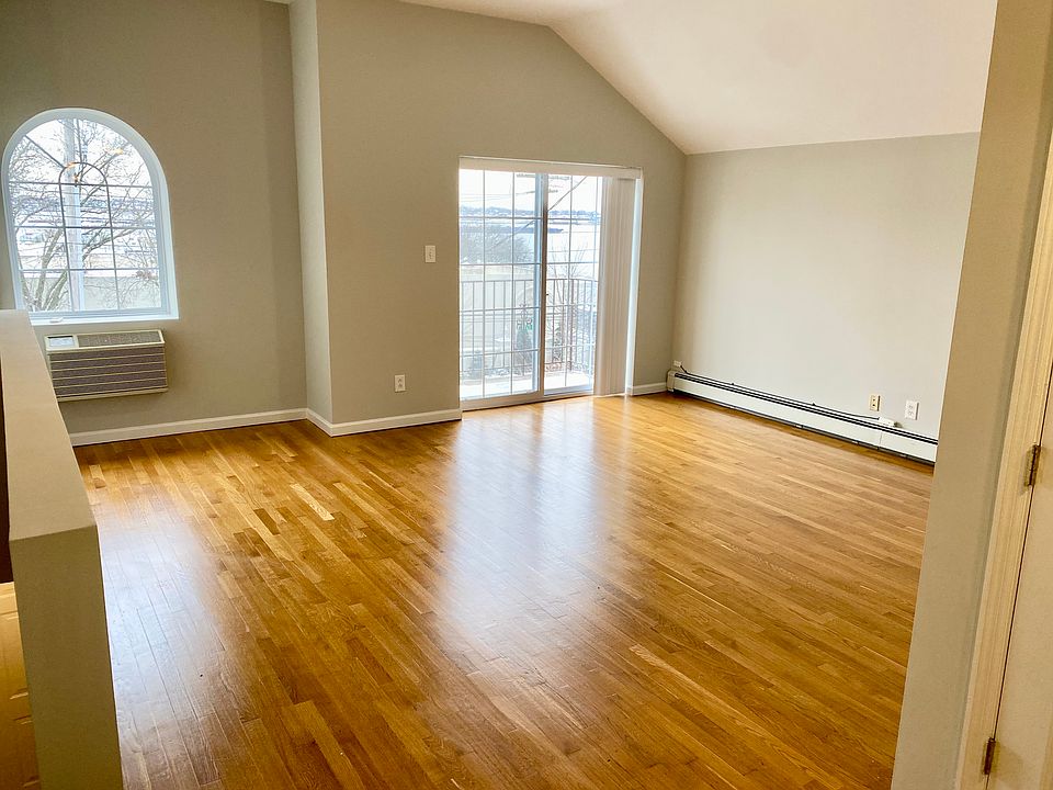 1st image of 2903 Schurz Ave APT 3