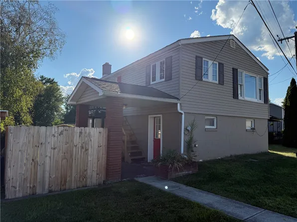 101 Station St, Loyalhanna, PA 15661