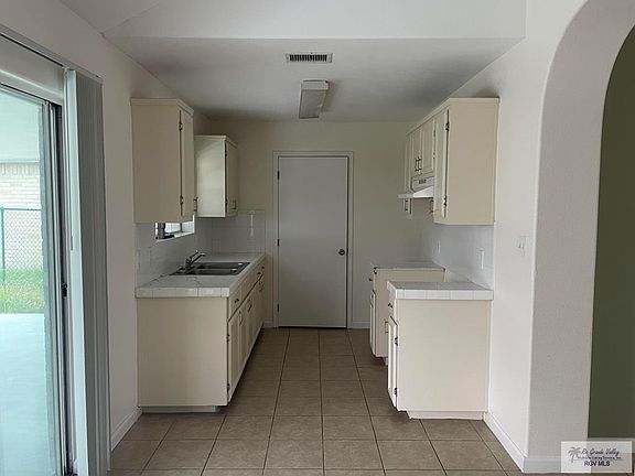 5th image of 2389 Munich St