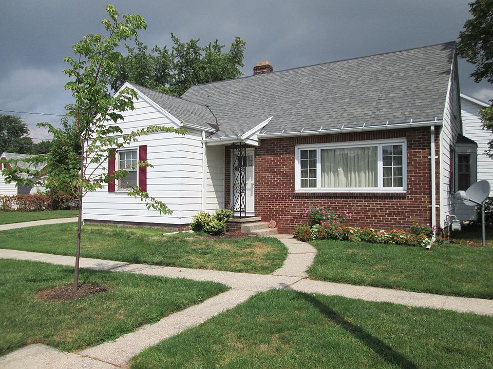Great curb appeal!