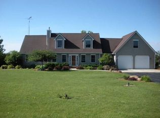 445 Aarback Rd, Edgerton, WI 53534