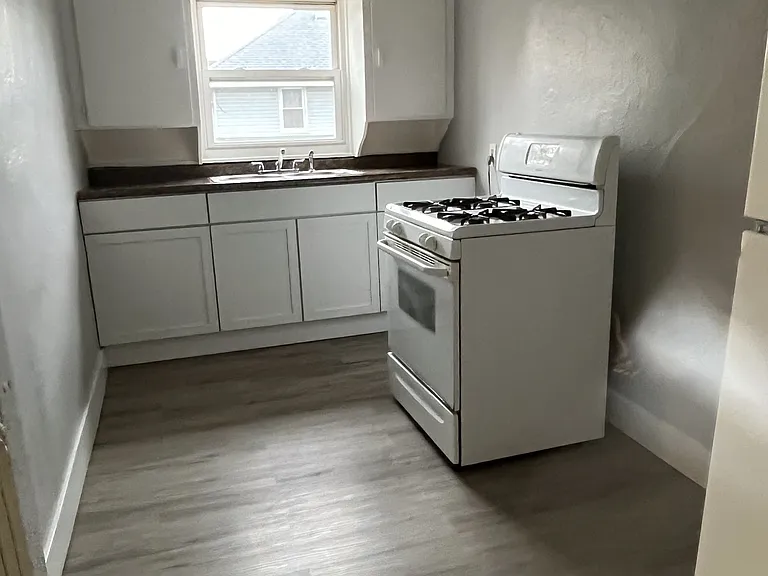 1906 Elsmere Ave #9 — Photo 6