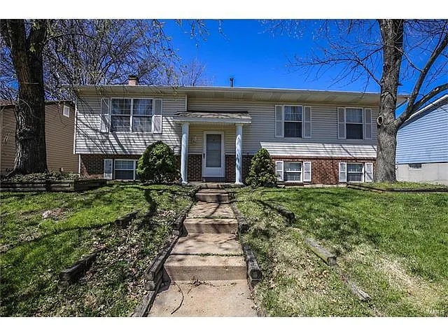 1517 Dartmouth Dr photo 1