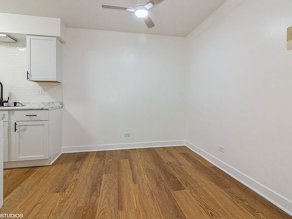 4th image of 805 E Baltimore St #4