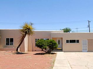 37 Half Moon Dr, El Paso, TX 79915