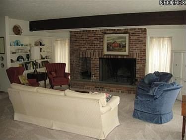 5th image of 715 Claridge Ln #9