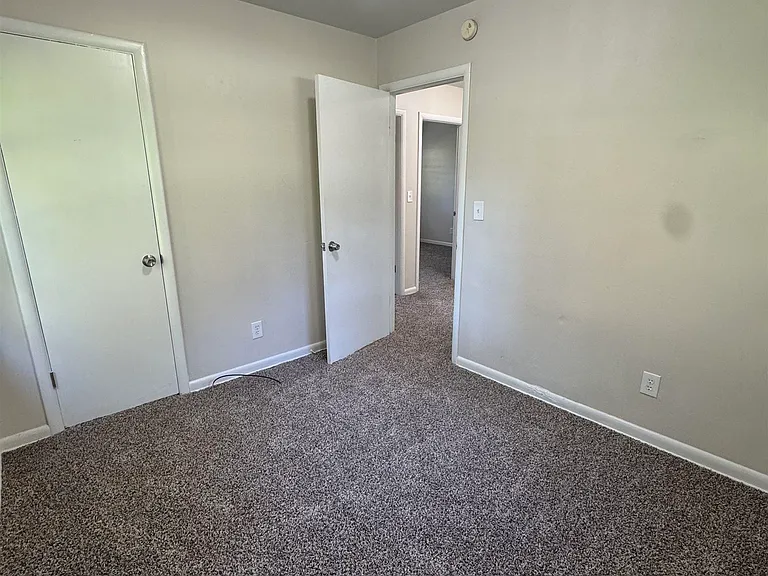 1204 Clay St — Photo 6