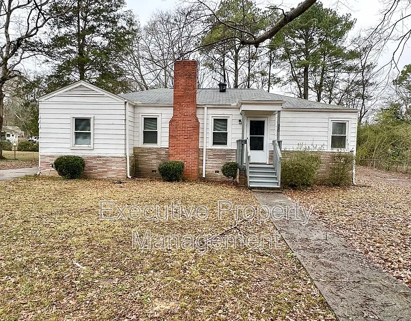 4 bed, 1.0 bath, 1149 sqft, $1,150 — Photo 1