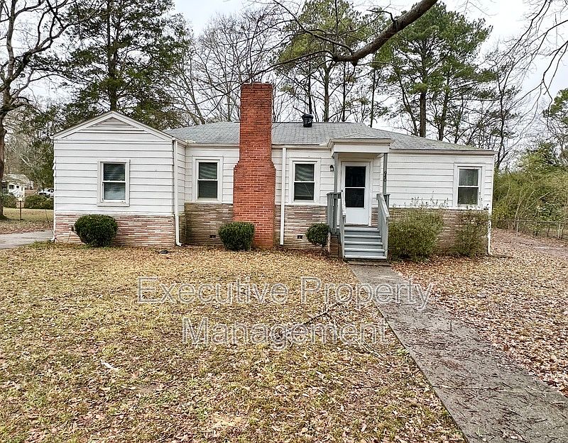 1st image of 940 Meadowbrook Dr