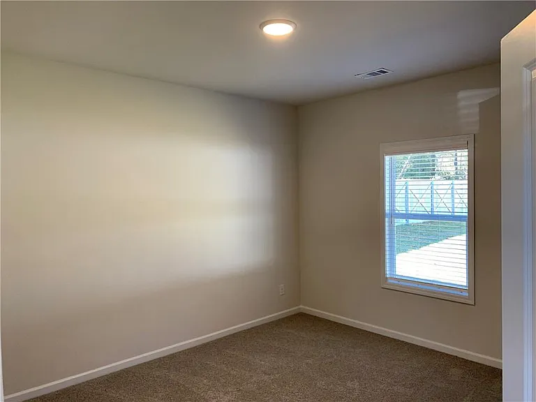 497 Fox Creek Dr — Photo 15