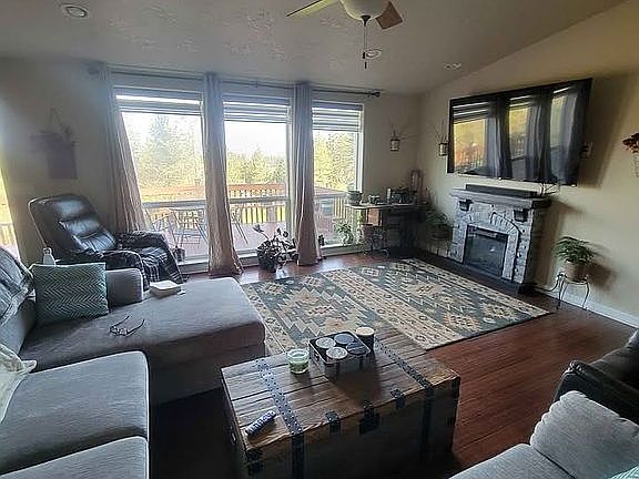 4th image of 30767 Alder St