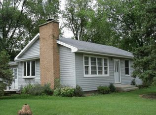 822 E Bonner Rd, Wauconda, IL 60084