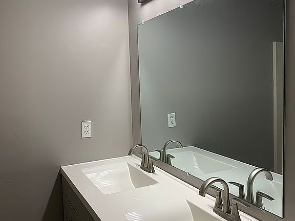 4th image of 10131 Lakent Ln