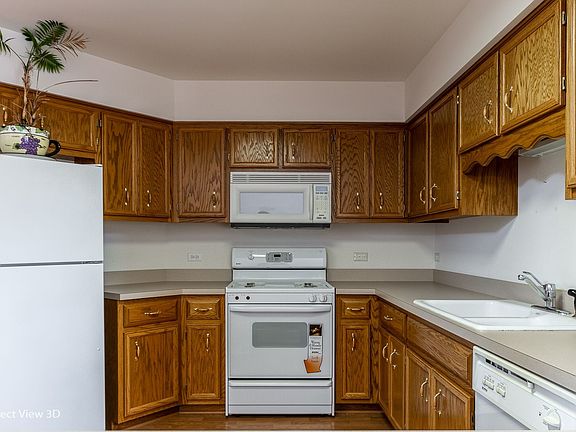 5th image of 13503 Laramie Ave #13503