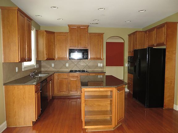 5th image of 3616 Bridge Walk Dr
