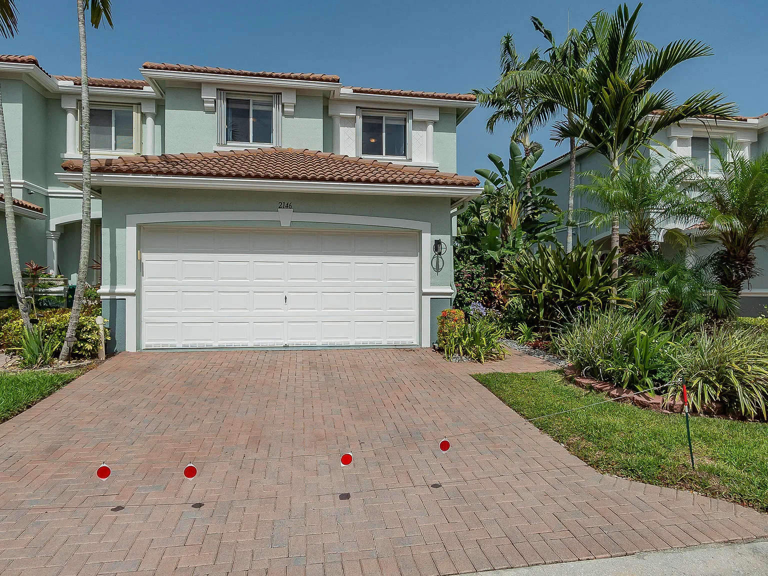 3 bed, 2.5 bath, 1872 sqft, $3,250 — Photo 2