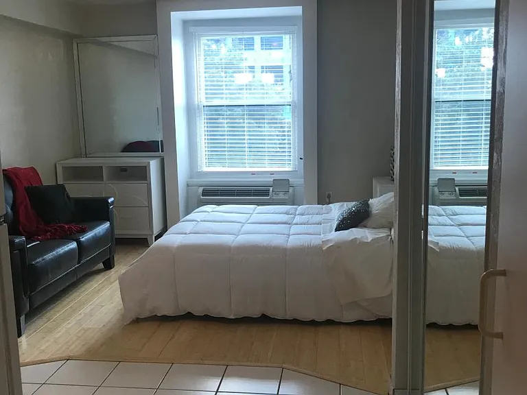 224 E Garden St #411 — Photo 11