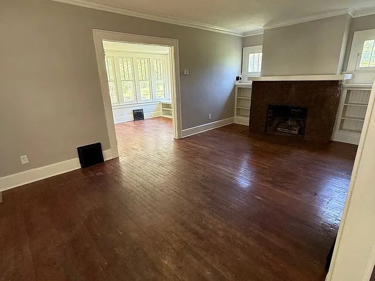 227 Crandall Ave — Photo 1