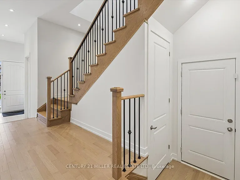 1358 Loon Ln — Photo 4