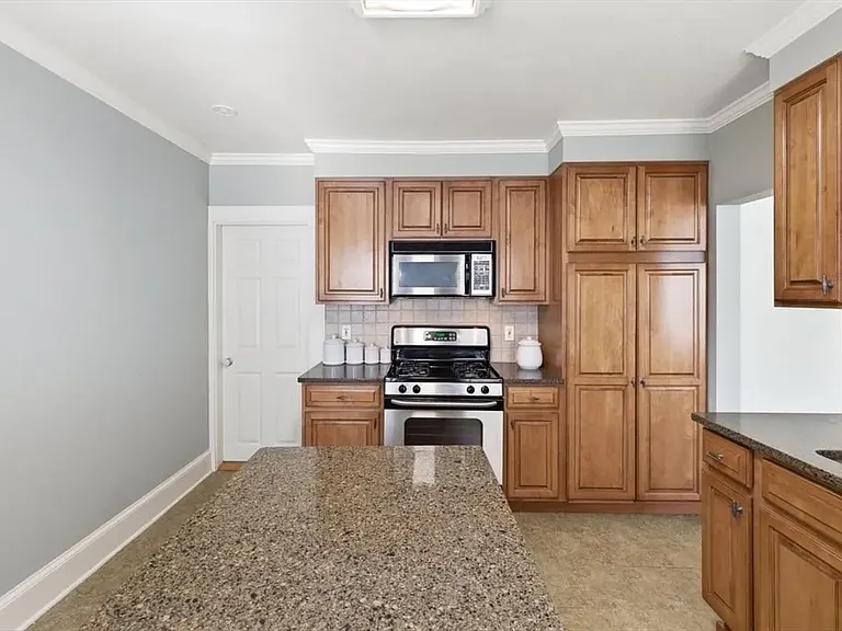 127 Winslow Ave — Photo 6