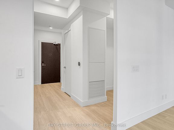 2nd image of 6 Greenbriar Rd #501