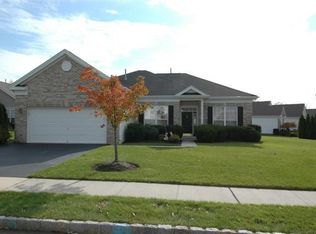 2 Taylor Ct, Columbus, NJ 08022