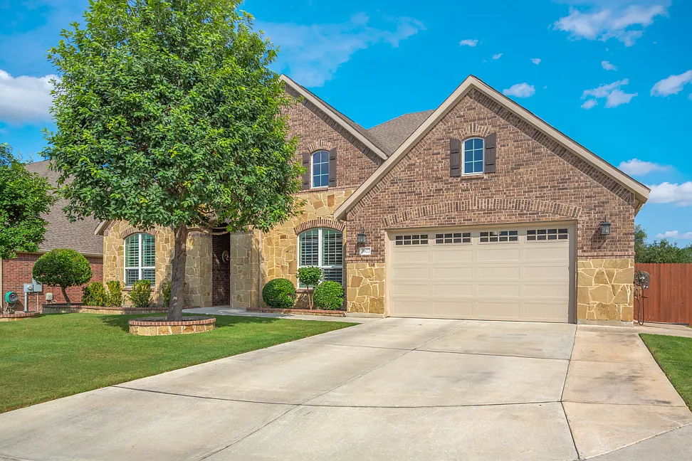 3 bed, 2.5 bath, 3171 sqft, $2,975 — Photo 2