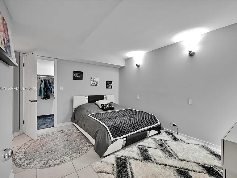 6039 Collins Ave #621 — Photo 16