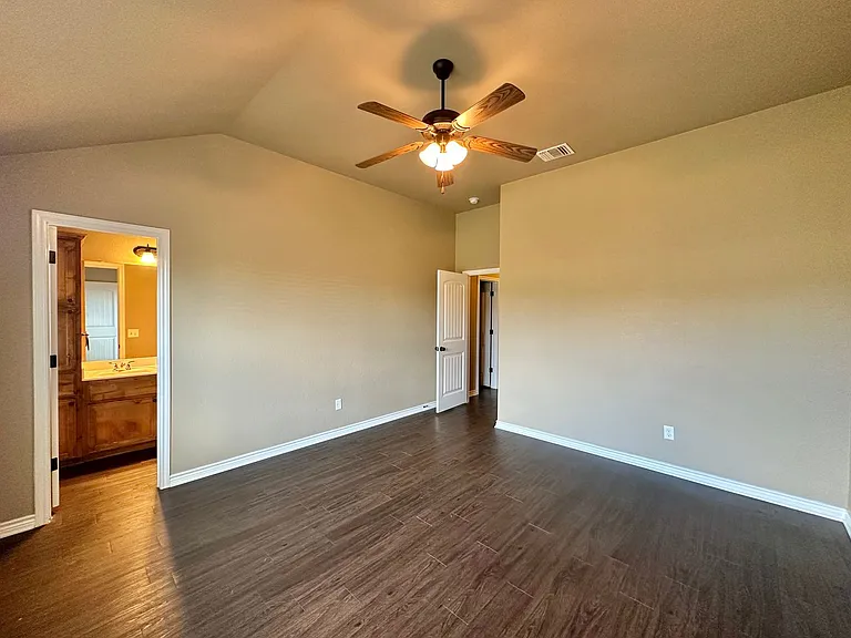 302 Sladecek Dr — Photo 21