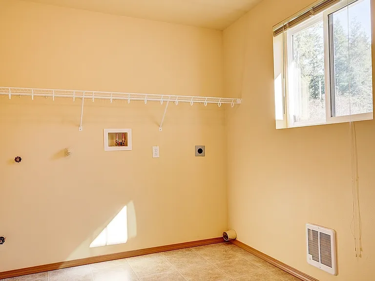404 Sycamore Rd — Photo 12