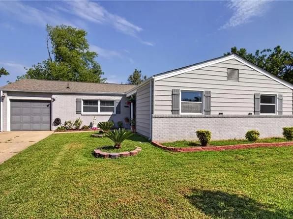 105 Greenwell Dr, Hampton, VA 23666