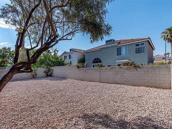 5th image of 8716 Country Pines Ave