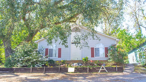 1106 Arkansas St Photo 1