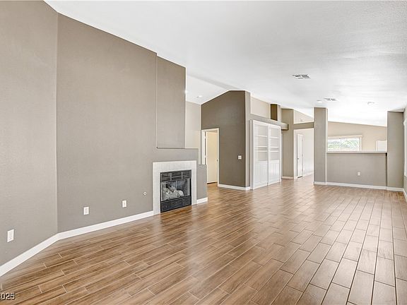 3rd image of 9537 Chanticleer Ct