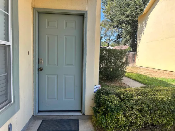 1000 Ranchway Dr APT 16, Laredo, TX 78045