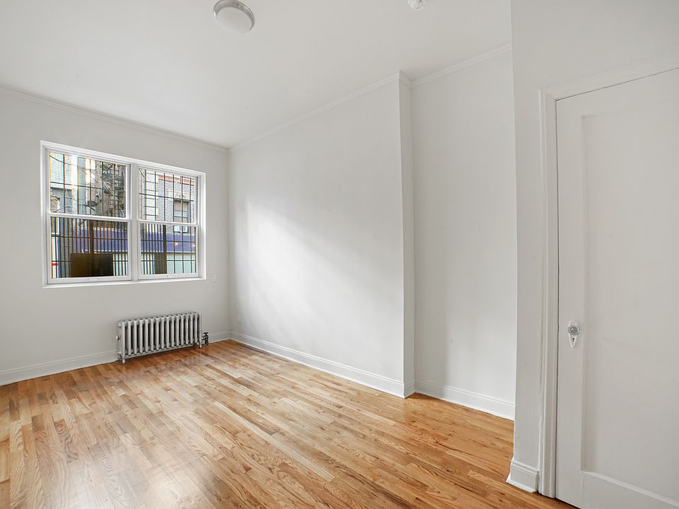 1st image of 38 Downing St #C1