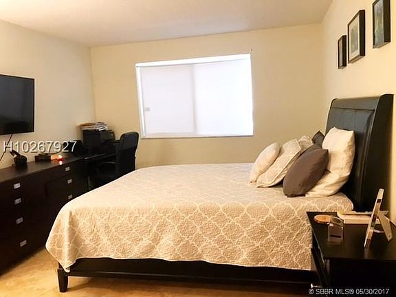 4th image of 614 Gardens Dr APT 101