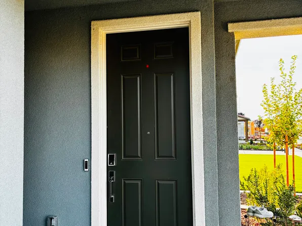 4613 Caufield Way, Lathrop, CA 95330