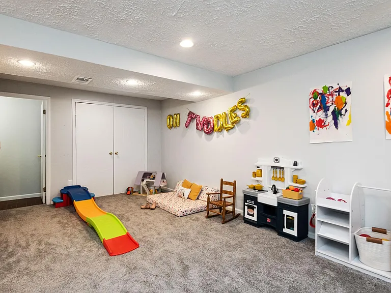 937 Marine Dr — Photo 18