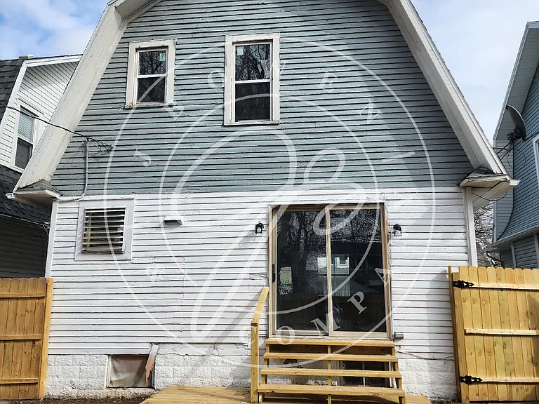 632 Nicholas St — Photo 18