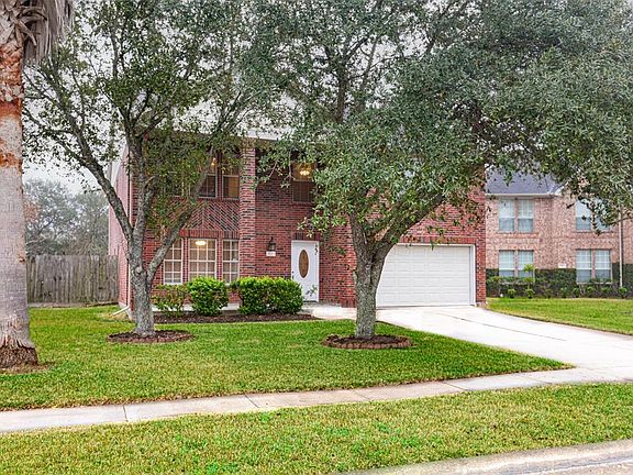 2nd image of 2619 Pine Shadows Dr