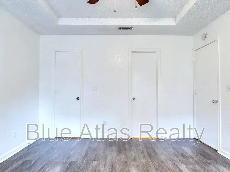 916 Hilltop Dr #C — Photo 7