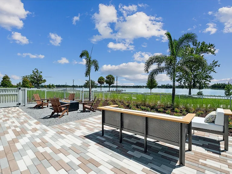 Bainbridge Mission Pointe — Photo 11