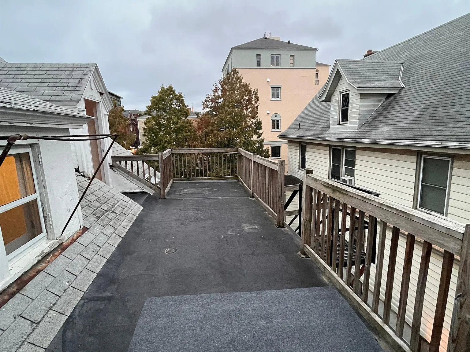 240 West Lakelawn Place - 7 — Photo 1