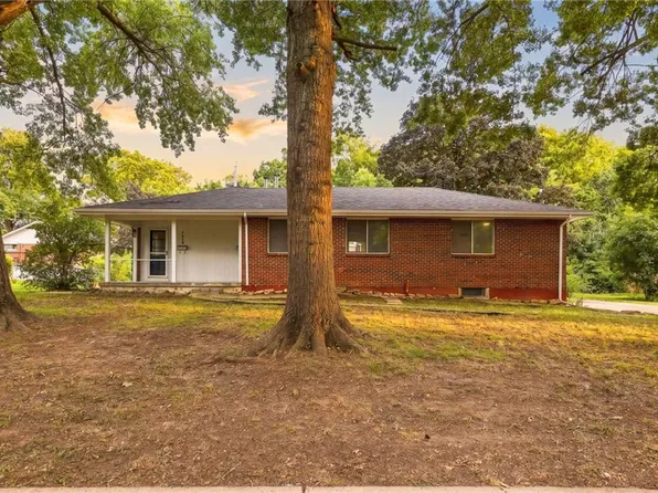 7913-15 Grandview St, Overland Park, KS 66204