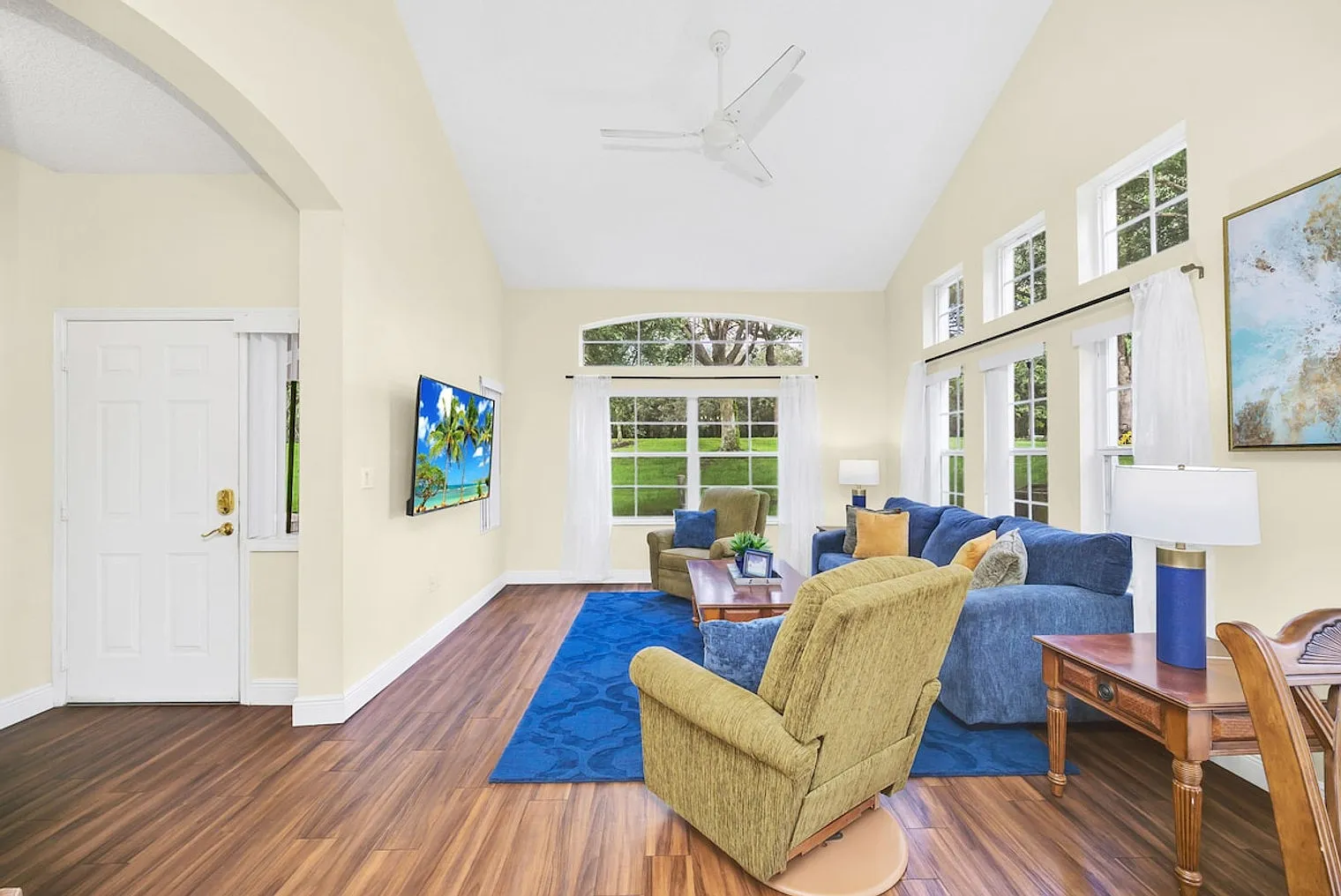 4 bed, 3.0 bath, 1646 sqft, $3,696 — Photo 4